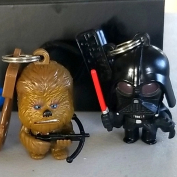 2 Star Wars key chains - Picture 1 of 3